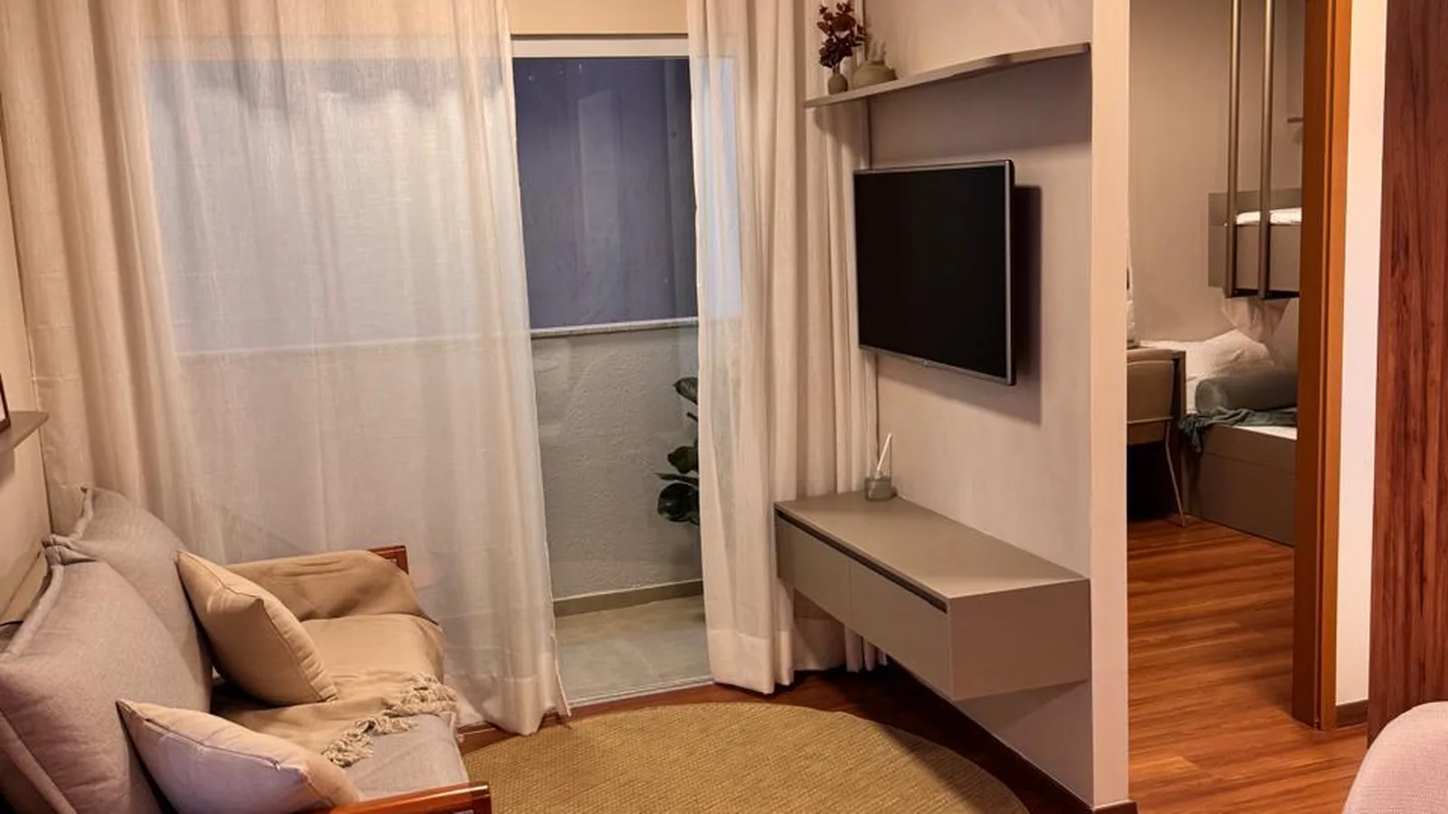 Sala do apartamento decorado do Jardim Mansour, da MOR, no bairro Mansour em Uberlândia